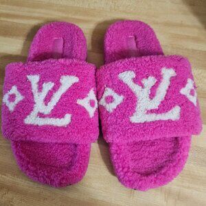 Louis Vitton Slippers